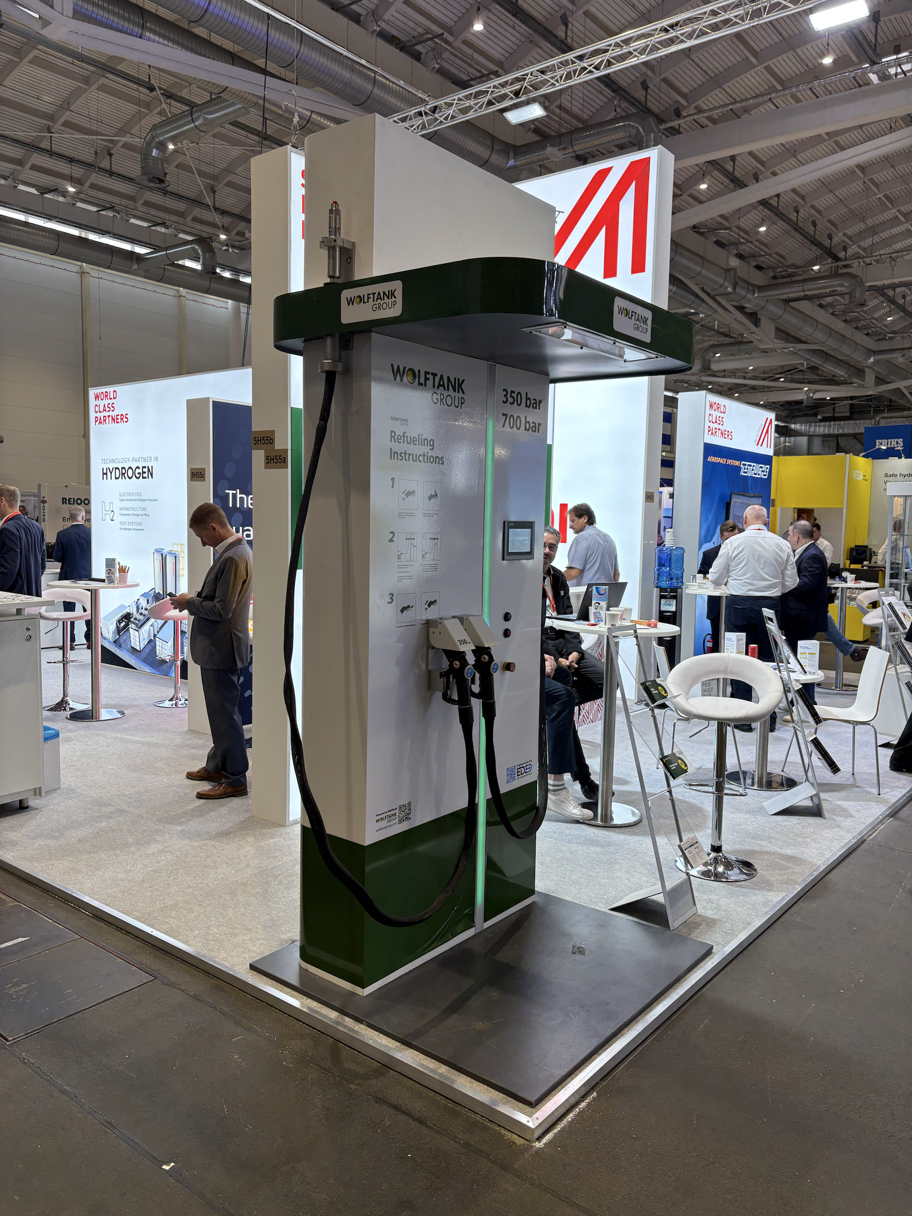 Networking and meetings at the hydrogen expo